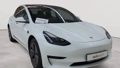 Gebraucht Tesla Model 3 RWD 239 kW (325 PS) 2022 Pearl white multicoat Limousine
