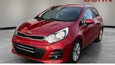 Rot Gebraucht 2015 Kia Rio DREAM-TEAM Edition Limousine | 8.890 € (Etwas zu teuer)