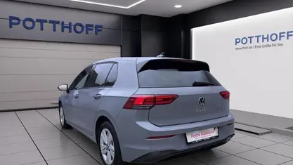 Gebraucht VW Golf VIII Life 131 PS (96 kW) 2023 Limousine