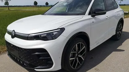 Gebraucht 2025 VW Tiguan R-line SUV | 52.290 € (Fairer Preis)