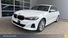 Weiß Gebraucht 2024 BMW 318 Efficient Dynamics Limousine | 32.349 € (Superpreis)