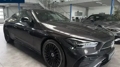 Gebraucht Mercedes CLE300 Premium 258 PS (189 kW) 2024 Grau Coupé