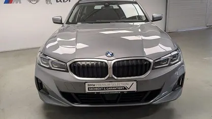 Gebraucht BMW 330e Sport Line 292 PS (214 kW) 2022 Skyscraper Kombi