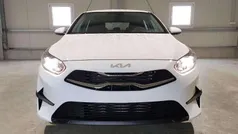 Cassaweiß Neu 2025 Kia Ceed Limousine | 18.990 € (Superpreis)
