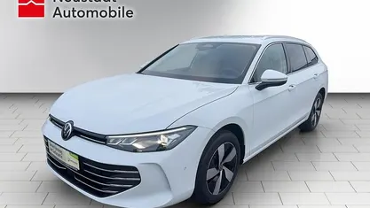 Weiß Gebraucht 2024 VW Passat Business Kombi | 33.980 € (Guter Preis)