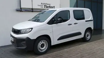 Neu Opel Combo 131 PS (96 kW) 2026 Weiß Van / Kleinbus