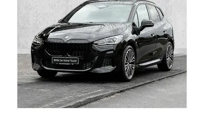 Neu BMW 218 M Sport 136 PS (100 kW) 2026 Schwarz Van / Kleinbus