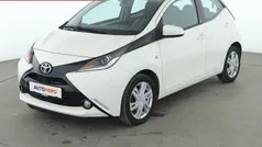 Weiß Gebraucht 2018 Toyota Aygo X-play Kleinwagen | 8.320 € (Fairer Preis)