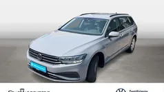 Grau Gebraucht 2022 VW Passat Basis Kombi | 24.444 € (Fairer Preis)