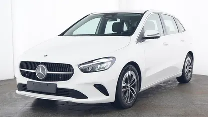 Gebraucht Mercedes B180 Progressive 136 PS (100 kW) 2025 Unilack polarweiß Van / Kleinbus
