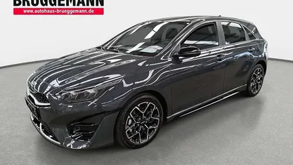 Grau Neu 2025 Kia Ceed GT GT-Line Limousine | 26.490 € (Fairer Preis)