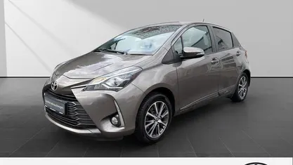 Gebraucht Toyota Yaris Club 111 PS (81 kW) 2019 Grau Kleinwagen