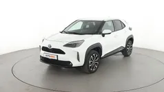 Weiß Gebraucht 2023 Toyota Yaris Cross Team SUV | 25.990 € (Fairer Preis)