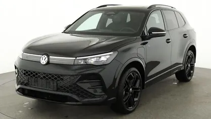 Neu VW Tiguan R-line 272 PS (200 kW) 2025 Grenadillschwarz metallic SUV