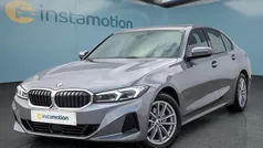 Grau Gebraucht 2024 BMW 320 Limousine | 39.749 € (Fairer Preis)