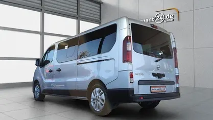 Second-hand Nissan NV300 Premium Edition 260 CP (191 kW) 2017 Van