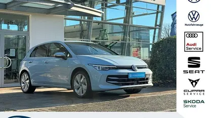Blau Gebraucht 2025 VW Golf VIII Style Limousine | 31.450 € (Fairer Preis)