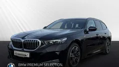 Black sapphire metallic Gebraucht 2024 BMW 520 M Sport Kombi | 53.788 € (Superpreis)