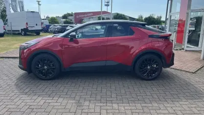 Gebraucht Toyota C-HR Sport 223 PS (164 kW) 2025 Karminarot metallic SUV