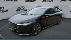 Jet black Neu 2025 Mazda 6e Takumi-Line Limousine | 42.390 € (Fairer Preis)
