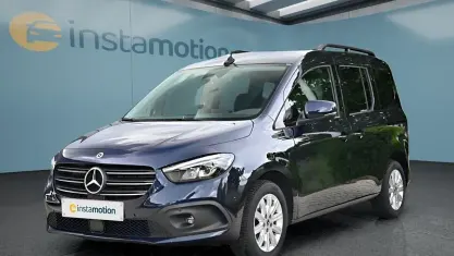 Gebraucht Mercedes T180 131 PS (96 kW) 2025 Blau Van / Kleinbus