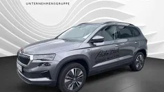 Grau (graphitegrau metallic) Gebraucht 2025 Skoda Karoq Tour SUV | 33.990 € (Fairer Preis)