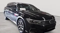 Deep black perleffekt Gebraucht 2021 VW Passat GTE Kombi | 20.990 € (Guter Preis)