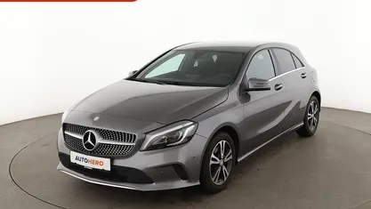 Grau Gebraucht 2016 Mercedes A180 Urban Limousine | 15.270 € (Fairer Preis)