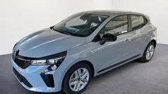 Moonstone grau Gebraucht 2024 Renault Clio V Evolution Kleinwagen | 17.540 € (Fairer Preis)