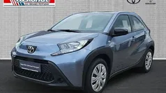 Grau Gebraucht 2024 Toyota Aygo Business Edition Kleinwagen | 15.490 € (Fairer Preis)