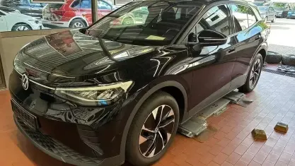 Gebraucht VW ID.4 Pure 125 kW (170 PS) 2024 Schwarz SUV