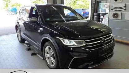 Schwarz Gebraucht 2022 VW Tiguan Allspace R-line SUV | 35.890 € (Fairer Preis)