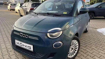Ozean grün (5ce) Gebraucht 2023 Fiat 500e Kleinwagen | 19.998 € (Fairer Preis)