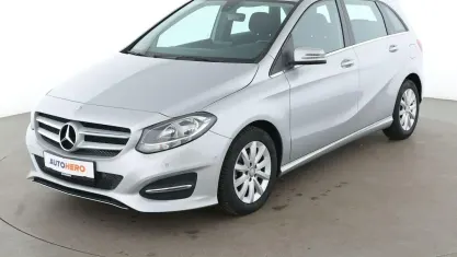 Gebraucht Mercedes B180 Style 122 PS (89 kW) 2016 Grau Kleinwagen