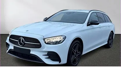 Weiß Gebraucht 2021 Mercedes E300 AMG Kombi | 33.480 € (Fairer Preis)