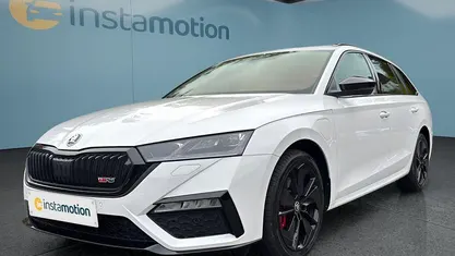Weiß Gebraucht 2022 Skoda Octavia RS Kombi | 26.749 € (Fairer Preis)