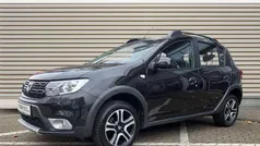 Schwarz Gebraucht 2020 Dacia Sandero Celebration Limousine | 11.490 € (Fairer Preis)