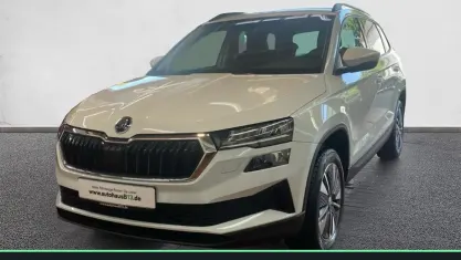 Gebraucht Skoda Karoq Ambition 150 PS (110 kW) 2023 Moonweiß perleffekt SUV