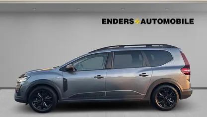 Grau Gebraucht 2023 Dacia Jogger Extreme Van / Kleinbus | 19.980 € (Fairer Preis)