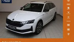 Weiss Gebraucht 2024 Skoda Octavia SportLine Kombi | 35.980 € (Fairer Preis)