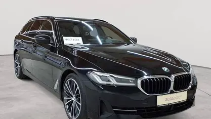 Gebraucht BMW 520 Sport Line 190 PS (139 kW) 2020 Schwarz uni Kombi
