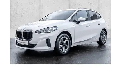 Gebraucht BMW 218 Active Tourer Performance 150 PS (110 kW) 2022 Weiß Van / Kleinbus