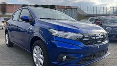 Ironblau metallic Gebraucht 2024 Dacia Sandero Expression Kleinwagen | 17.198 € (Fairer Preis)