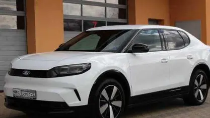 Frostweiß Gebraucht 2025 Ford Capri Extended Range SUV | 39.750 € (Superpreis)