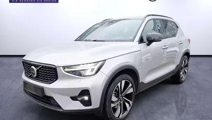 Silber Gebraucht 2022 Volvo XC40 Plus SUV | 29.490 € (Guter Preis)