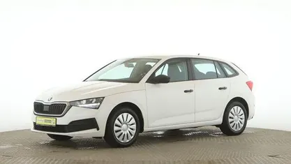 Gebraucht Skoda Scala Active 95 PS (69 kW) 2020 Weiß Kleinwagen