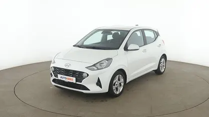 Gebraucht Hyundai i10 Trend 84 PS (61 kW) 2020 Weiß Kleinwagen