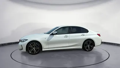 Gebraucht BMW 320 M Sport 184 PS (135 kW) 2025 Weiß Limousine