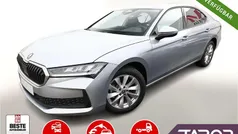 Silber Neu 2025 Skoda Superb Limousine | 31.988 € (Superpreis)