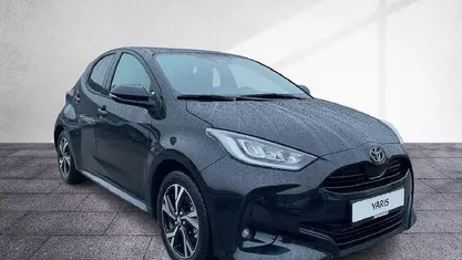 Schwarz Gebraucht 2025 Toyota Yaris Hybrid Comfort Limousine | 24.490 € (Fairer Preis)